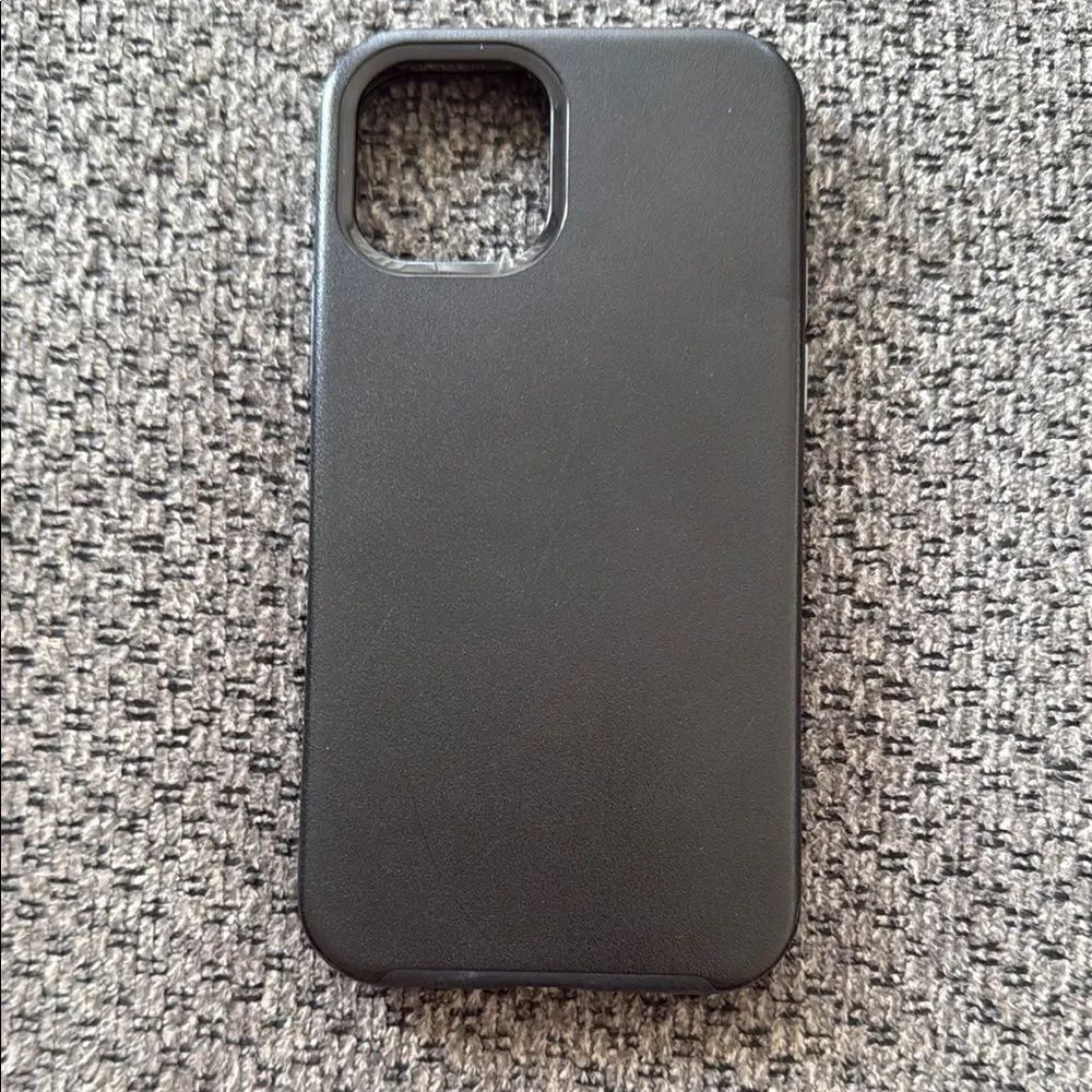 iPhone 12 otterbox case black